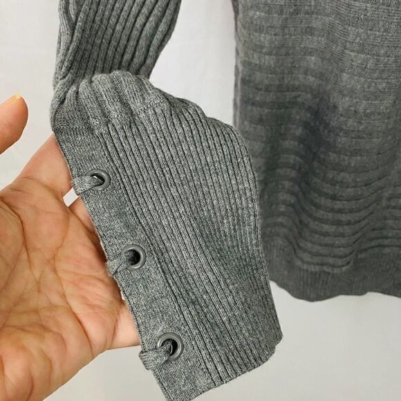 Soho Grey Crew Neck Ribbed Sweater With Laced Sleeves Size Medium - Picture 7 of 10